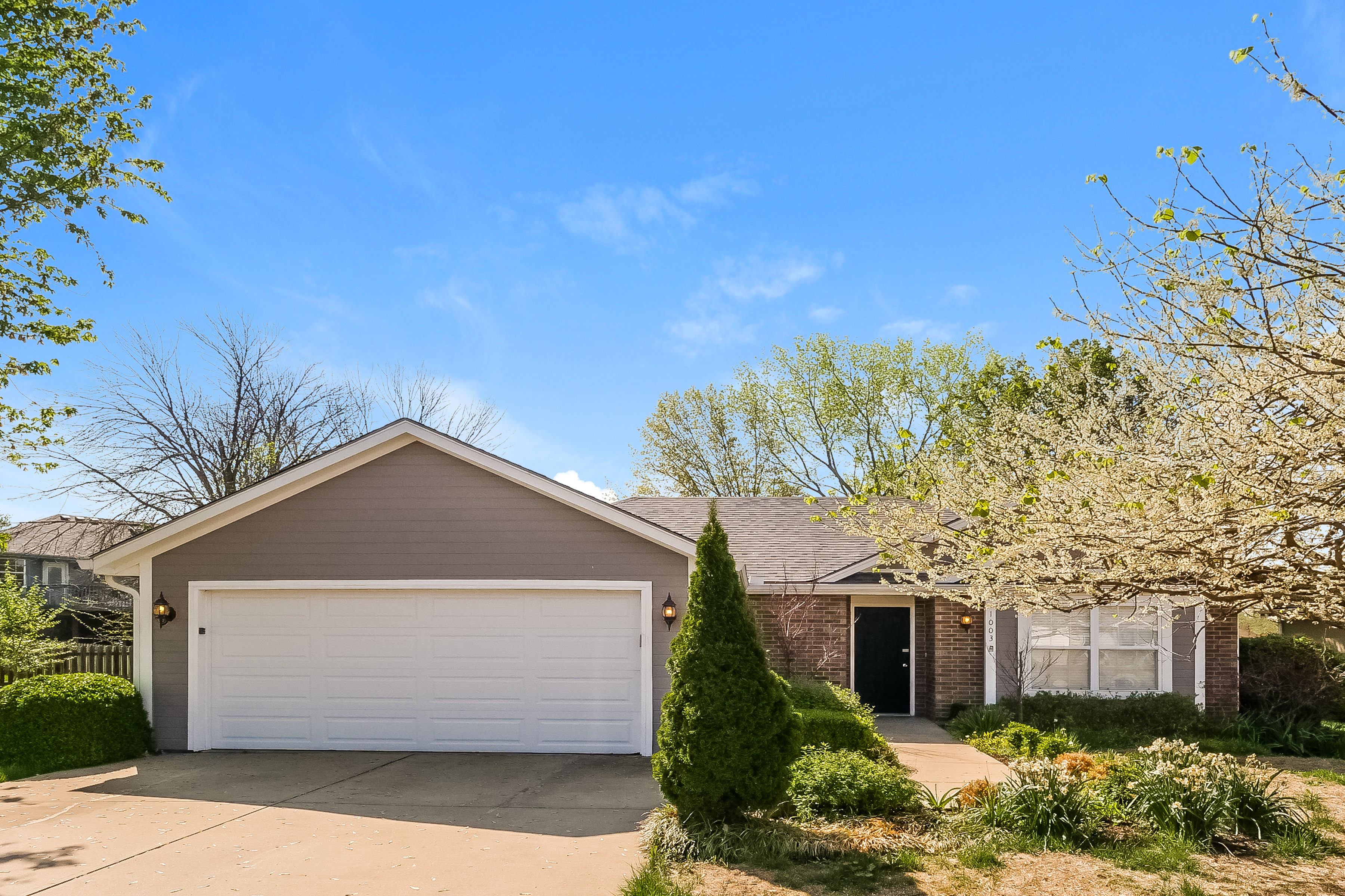 1003 STONEBROOK LN GRAIN VALLEY, MO 64029